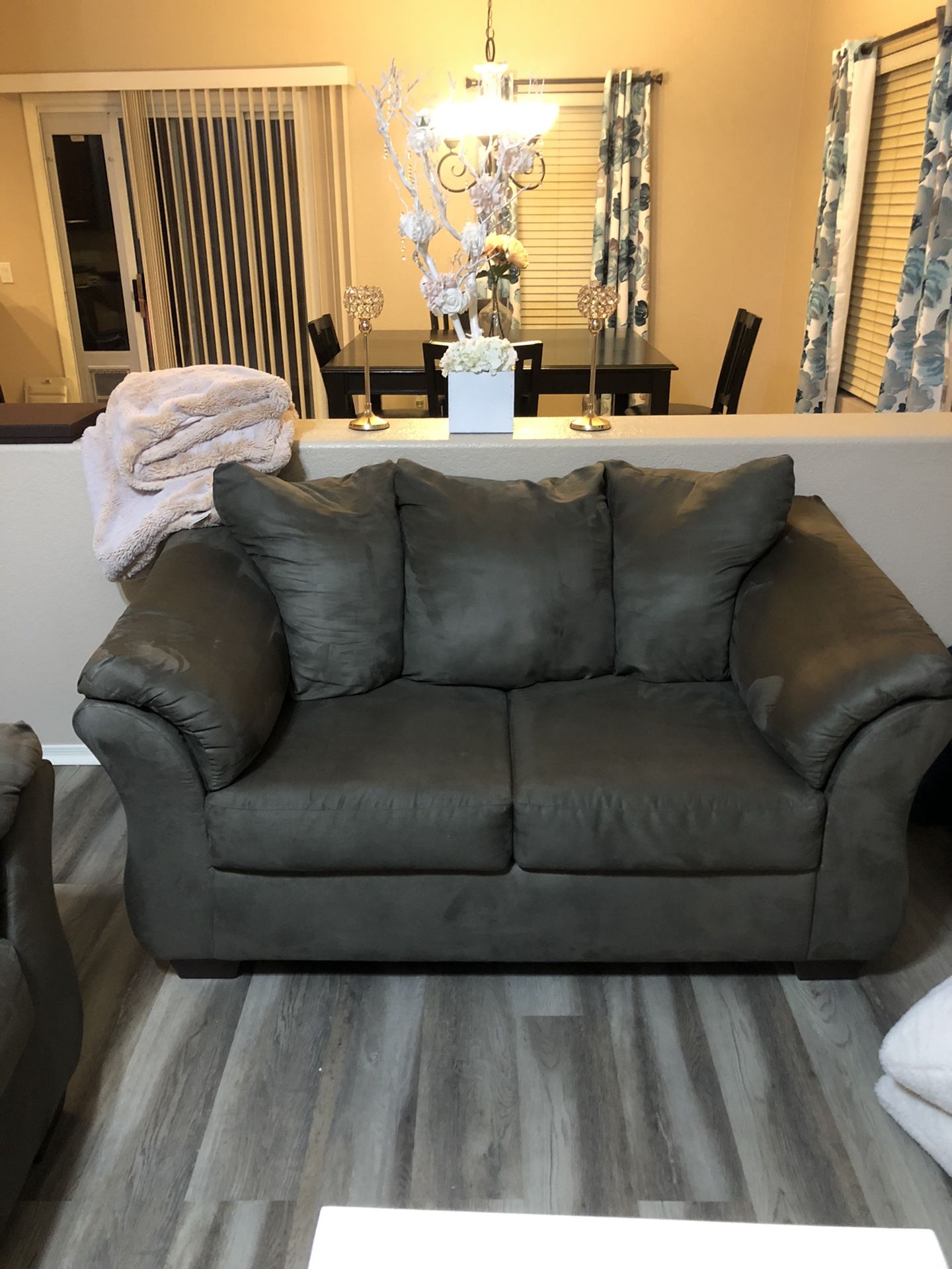 Sam Levitz Sofa & Loveseat for Sale in Tucson, AZ OfferUp
