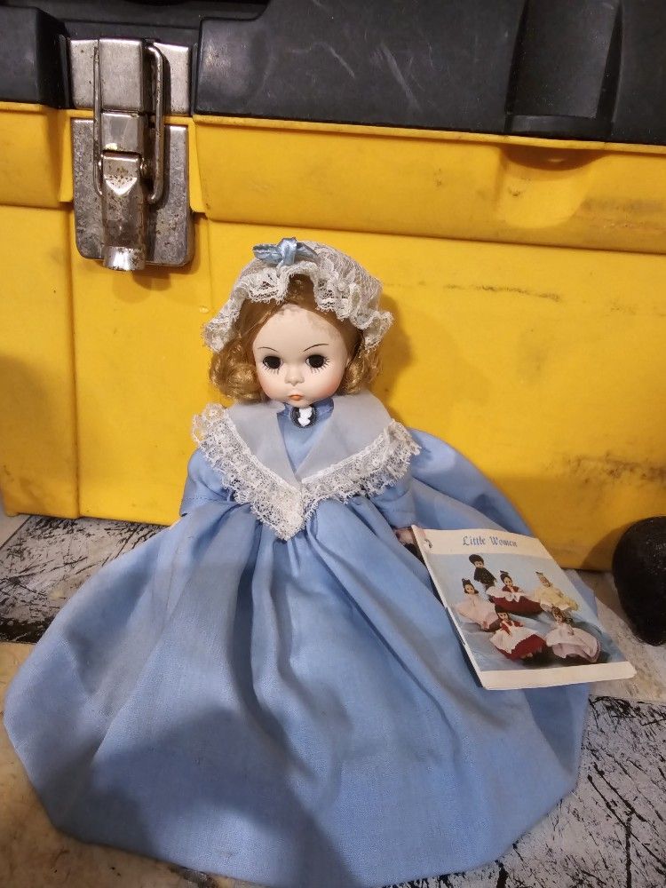 1983 Madame Alexander 8in Doll Country United States #559