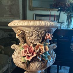 Large Capadomonte Italian Vase