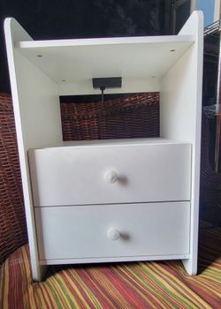1 nightstand