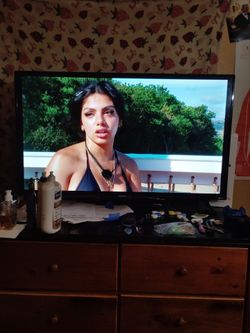 Element 56' Television w/remote