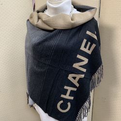 Original Chanel Unisex Reversible hombre long scarf new with tags