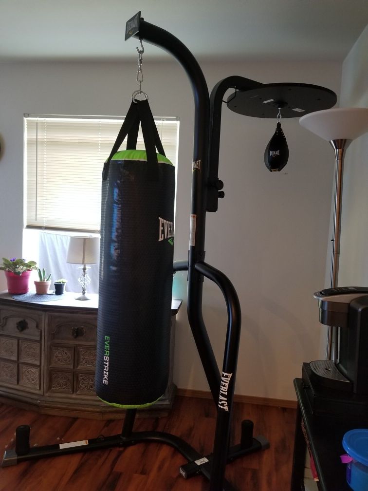 Everlast punching bag, speed bag and stand