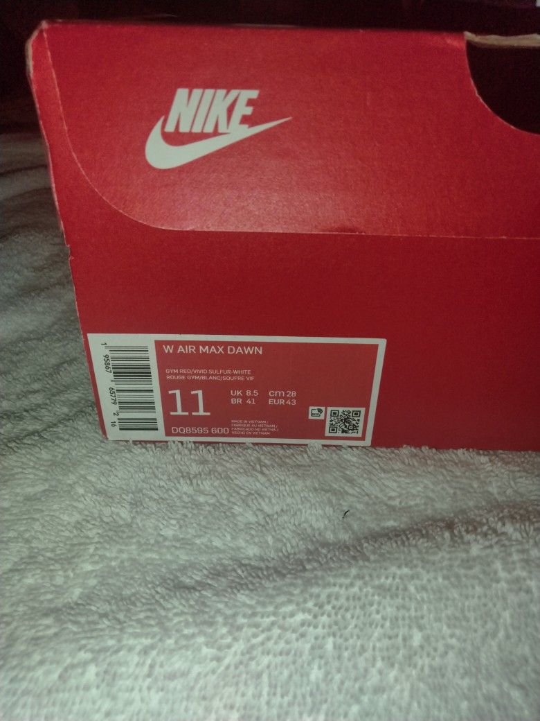 Men's Air Max Dawn Shoes Size 11