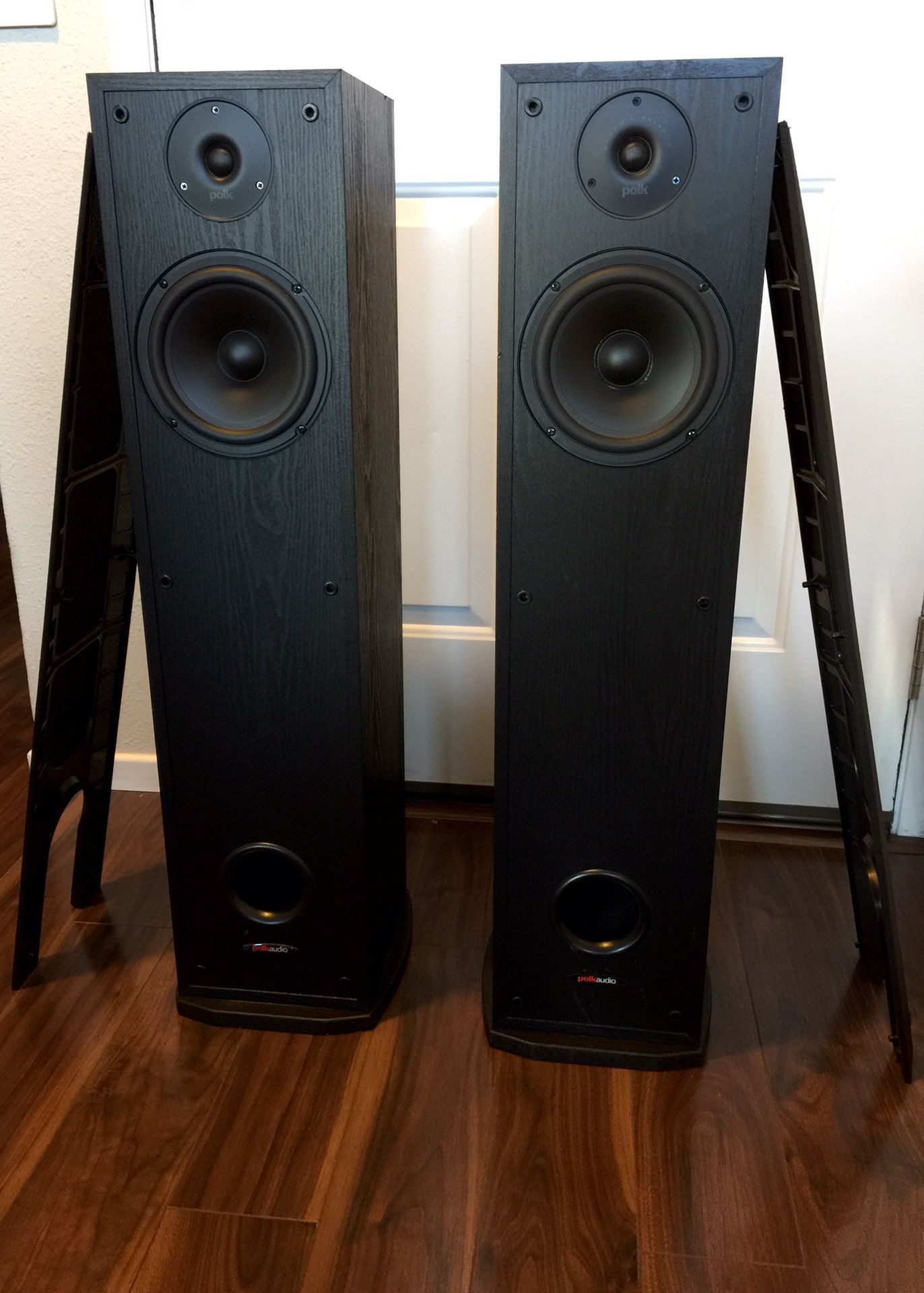 Polk Audio R30 Floor Tower Speakers Slim 20-100 Watts