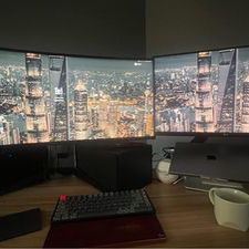Alienware monitor and LG 4k 27”  monitor