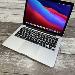 MacBook Pro 13” Retina i7 8GB RAM 512GB Flash Storage W/ Premiere, Photoshop, Illustrator 2020, Final Cut Pro X And Logic Pro X And More!
