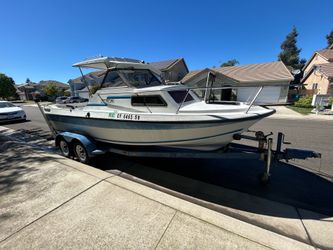 1991 Marlin Fishing Boat