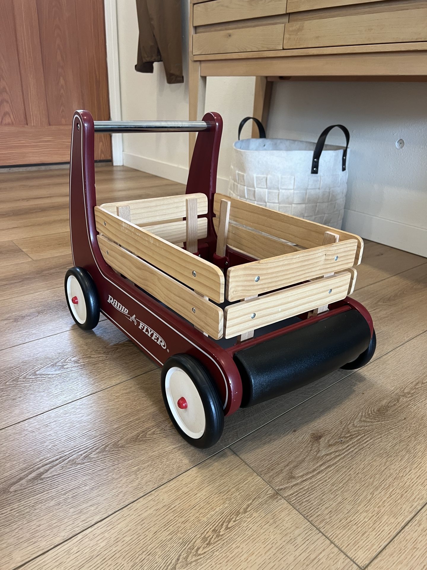 Radio flyer Walker