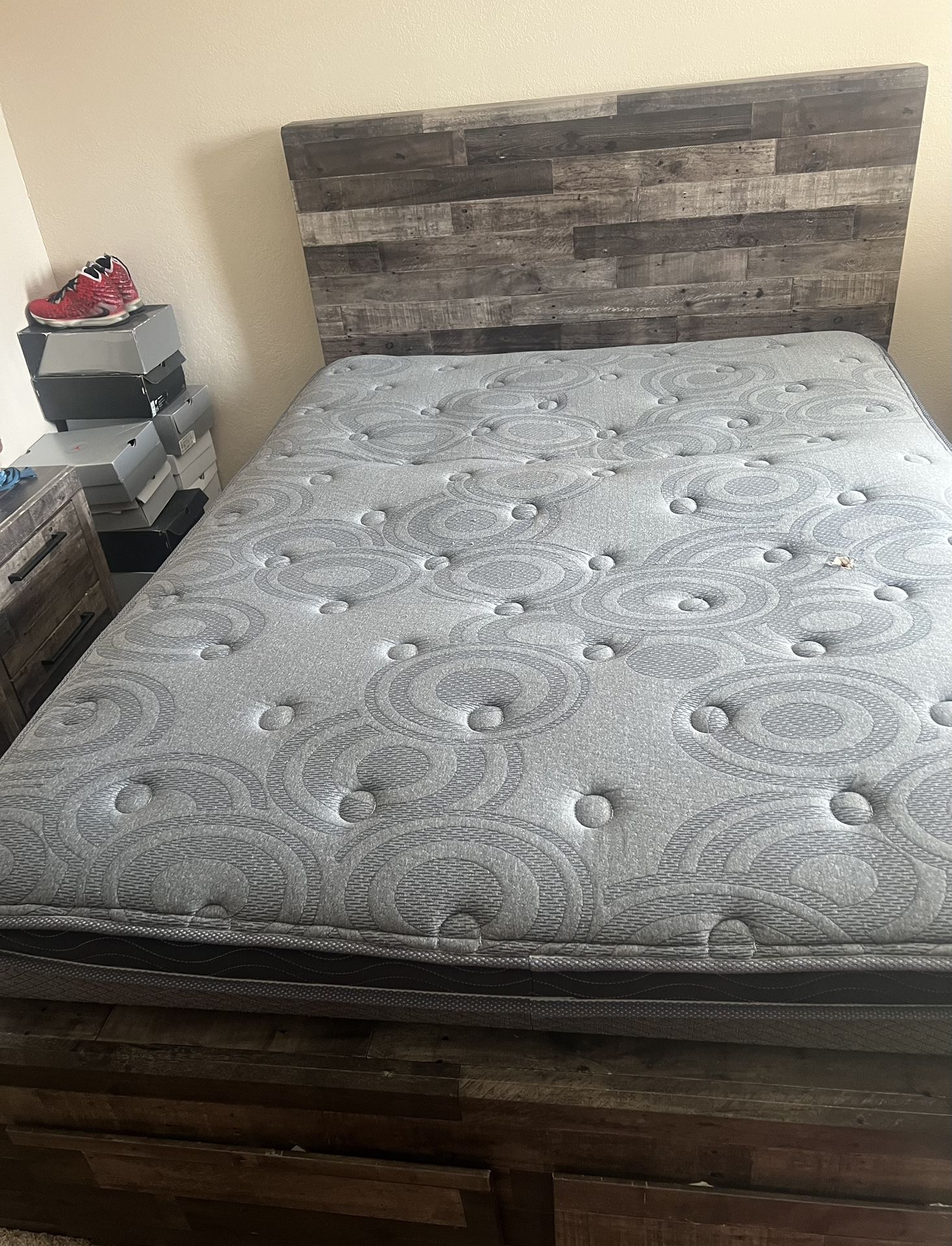 Queen Bed