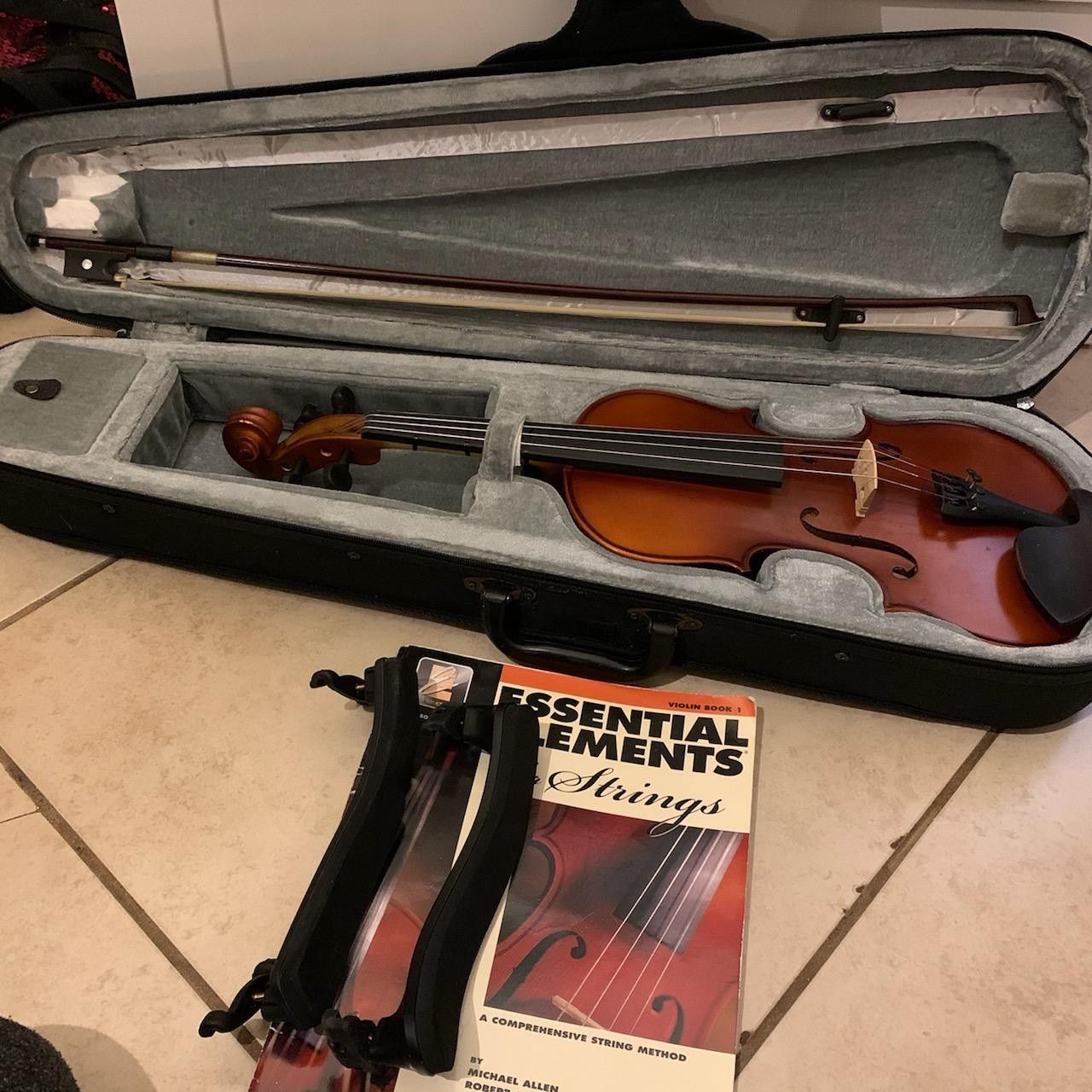 Full size violin