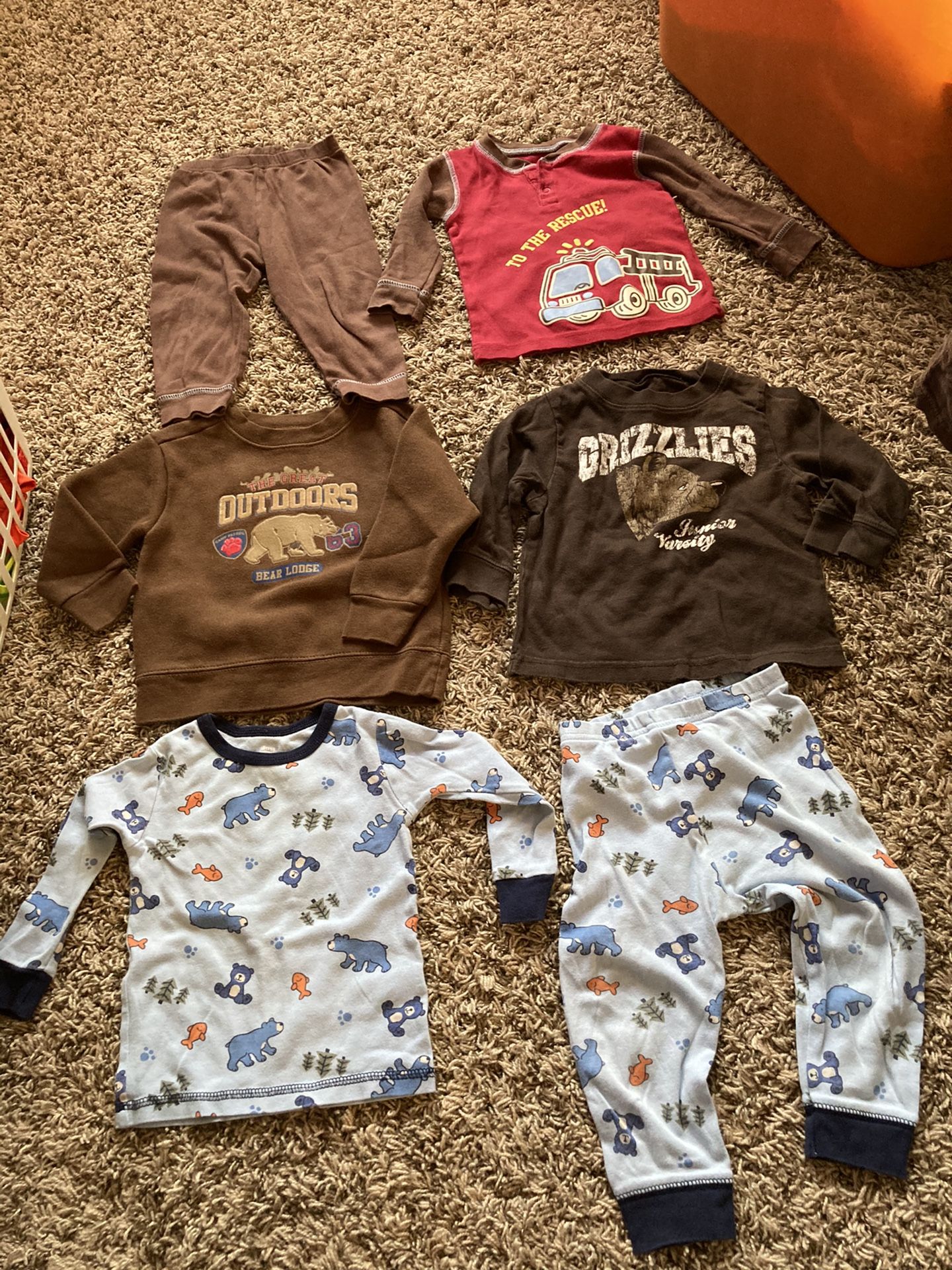 Clothes for 18 months boy $2 each