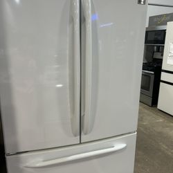 36” Preowned White French Door Fridge 
