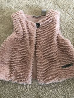 Like New - Calvin Klein 3T Girl’s Faux Fur Vest