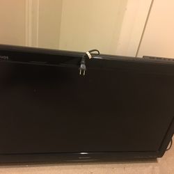 32 Inch Sharp Tv . No Remote, No Tv Stand.