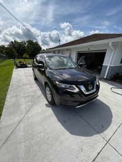 Nissan Rogue Black 2020