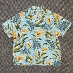 GO BAREFOOT HAWAIIAN BUTTON UP SHIRT SIZE MEDIUM