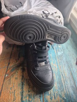 Air 1         size. 5y. $10.00