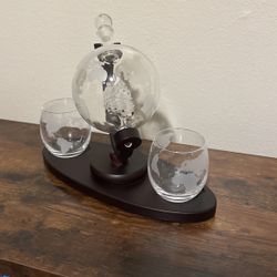 Whiskey Wine Decanter Globe World Set with 2 Etched Glasses 