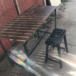 Small Table And Chair 