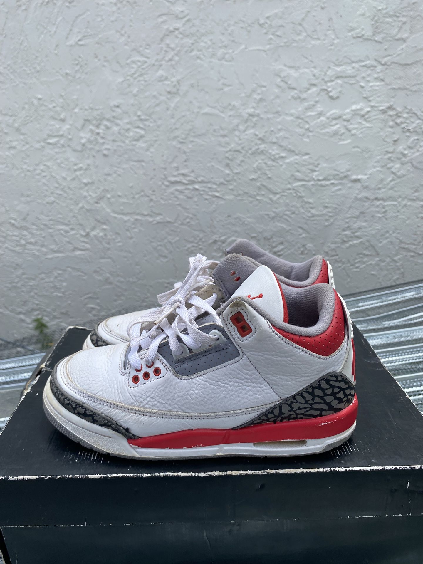 Size 3.5y - Jordan 3 Retro Nike Fire Red