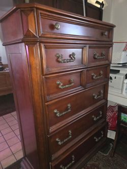 Dresser