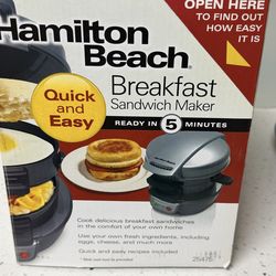 Breakfast sandwich maker