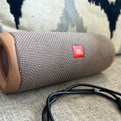 JBL Flip 5 Good Condition 