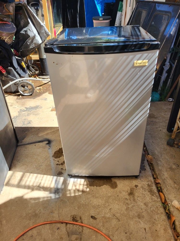 Mini Fridge