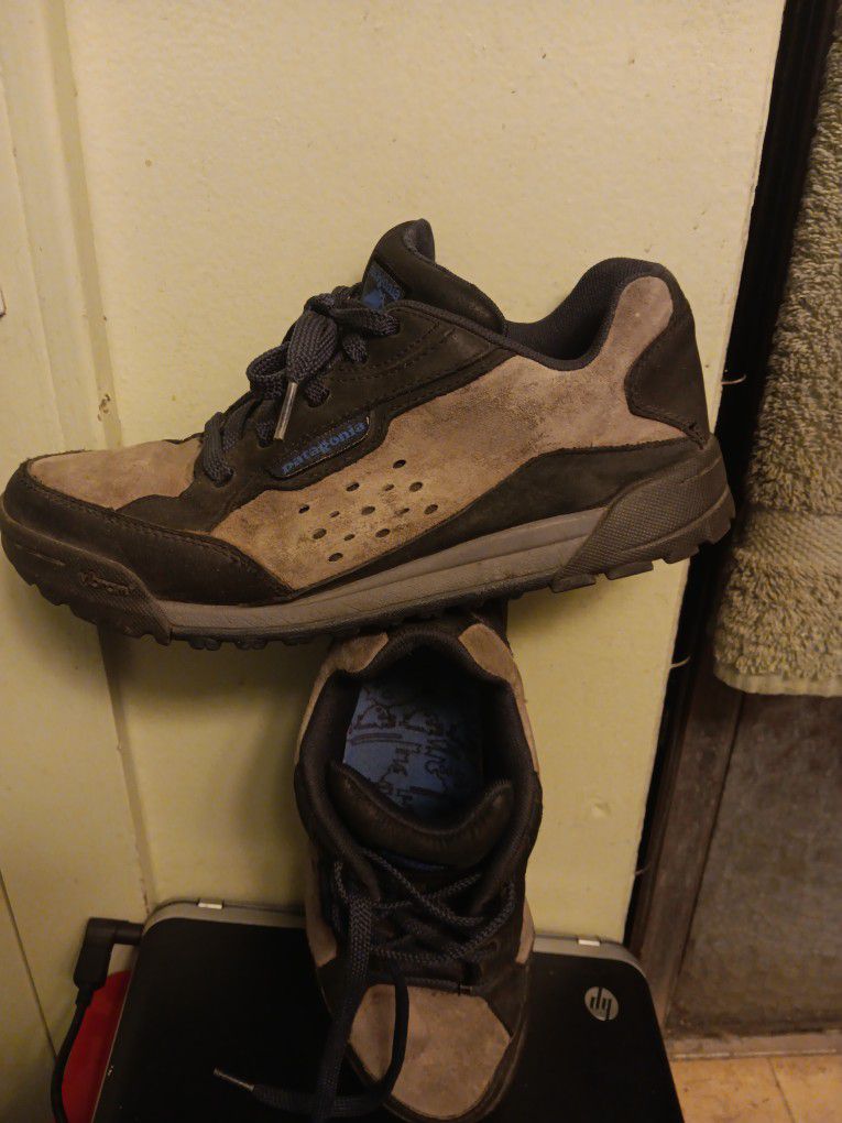 !! Men's Shoes  Patagonia  Size 8