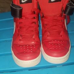 Red Nike's