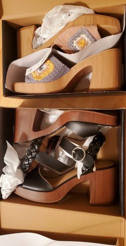 New w/Tags -2 Pair of No Boundaries Women Heel