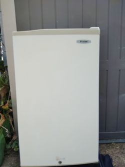 Haier Mini Fridge