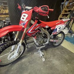 2005 CRF450R Very LOW MILES $$$lots Of Upgrades $$$$