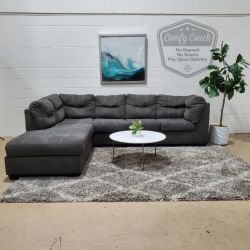 🛋️Ashley’s Pitkin Gray Sectional sofa (Delivery Available!! )
