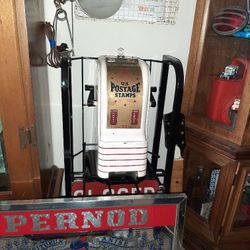 1930s US Postage Stamp Machine Works Great W/key