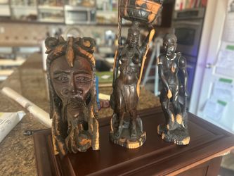 African art, statues and wall hanging