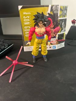 S.H. Figuarts Súper Saiyan 4 Goku (Dragon Ball GT) - Bandai