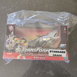 Transformers Skyel-Byte shark to robot