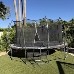 16 Ft Trampoline