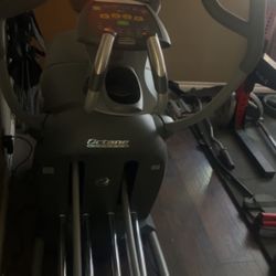 Octane Fitness Elliptical 