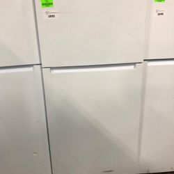 Vissani MDTF18WHR 18 cu. ft. Top Freezer Refrigerator