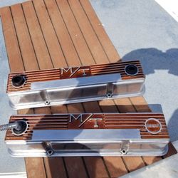 Small block Chevy  Valve covers