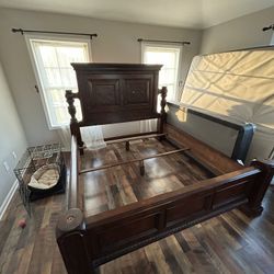 King/Queen size wooden bed frame