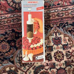 Leifheit One-hand Cake Decorator