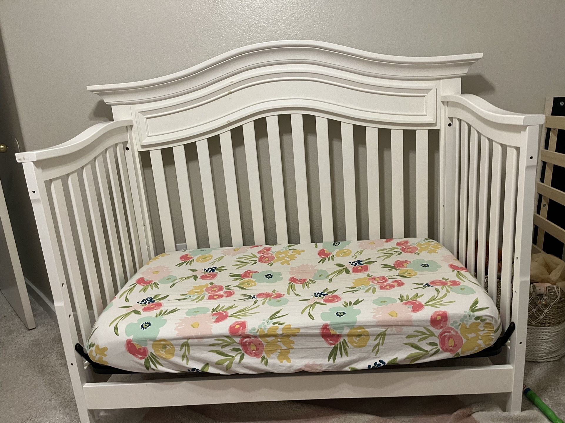 Crib / Toddler Bed