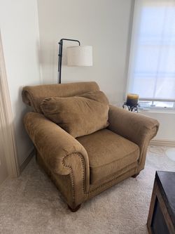 Couch + loveseat GOOD CONDITION