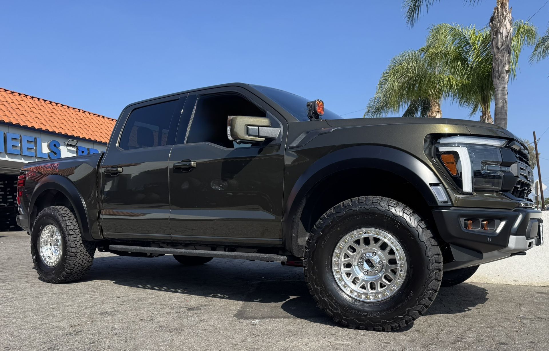 Kmc 235 Machine Beadlock 17x8.5 6x135 +0 Offset With Bfg Ko2 315/70R17 Tires π₯π₯π₯
