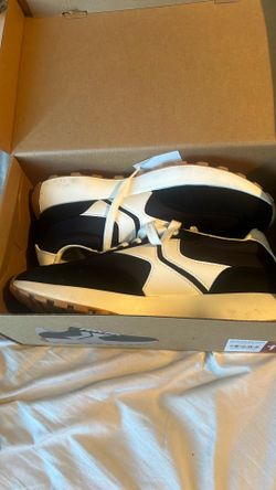 BRAND NEW STEVE MADDEN LADIES SIZE 10