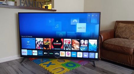 LG 60” Smart Tv with remote